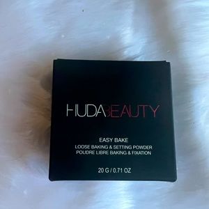 Huda Beauty Easy Bake Loose Baking & Setting Powder - CHERRY BLOSSOM